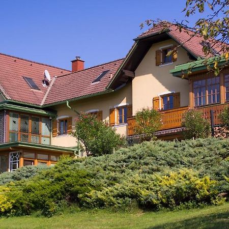 Ferienwohnungen Soravia Gamlitz Exterior foto
